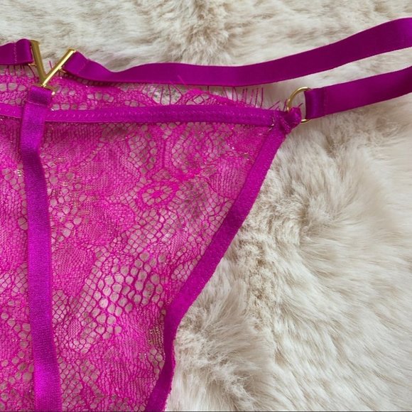 XS Victoria's Secret Love V-String Very Sexy Thong Panty Lace Mesh Underwear - Picture 10 of 10